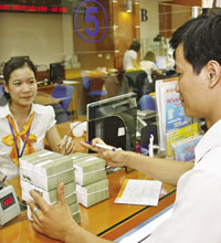 Giải bài toán lãi suất Không thể chỉ bằng chính sách tiền tệ